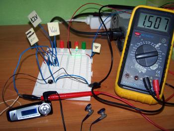 testing the voltage regulator on a protoboard